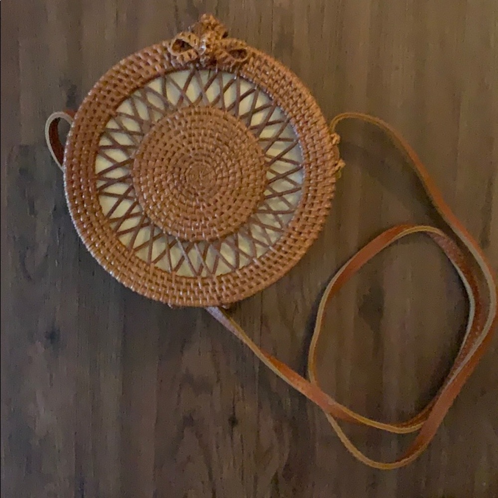 Straw crossbody bag